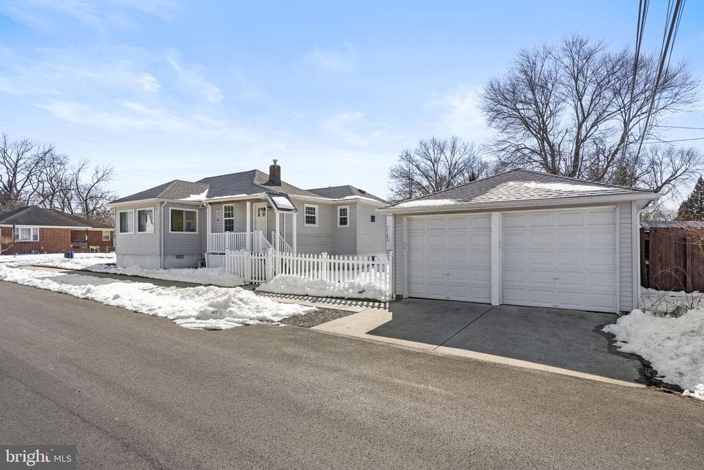 400 Clymer Avenue photo 1