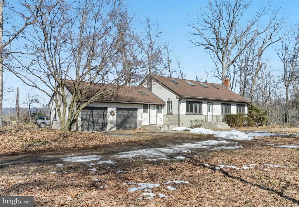 65 Hawk Lane photo 1