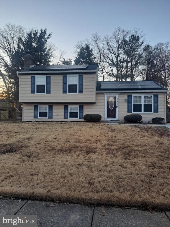 1208 Bannister Circle photo 1