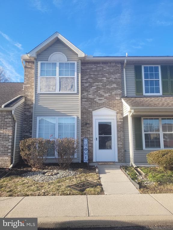 128 Easterly Drive photo 1
