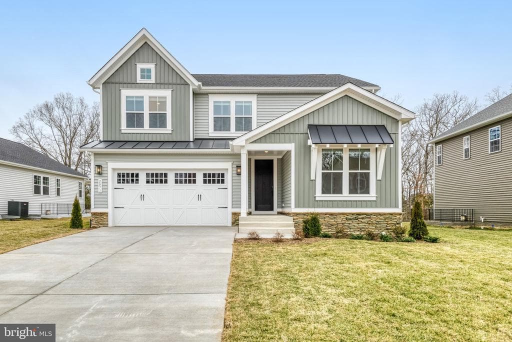 2071 Springvale Drive photo 1