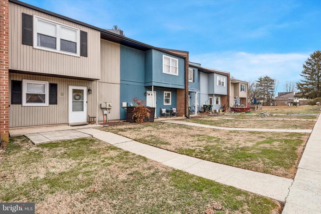 141 Ascot Court #26 photo 1