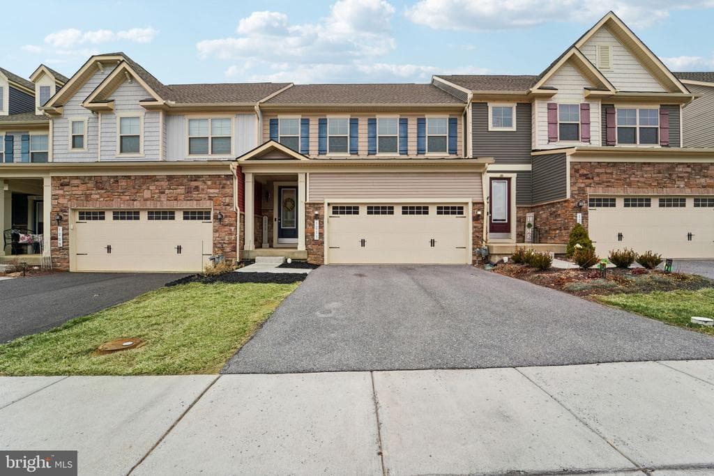 1211 Pennington Drive photo 1