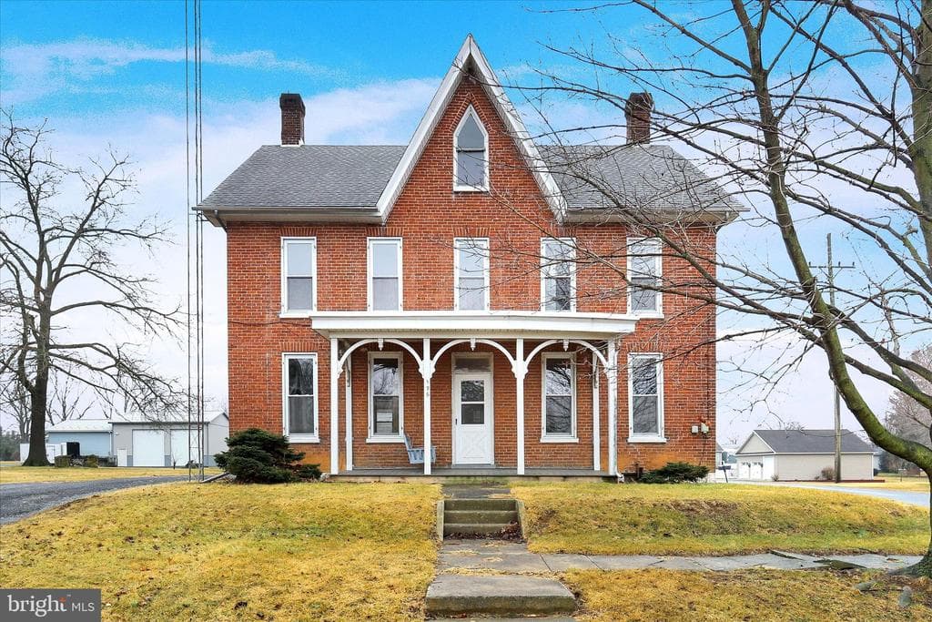 196 Kennedy Street photo 1