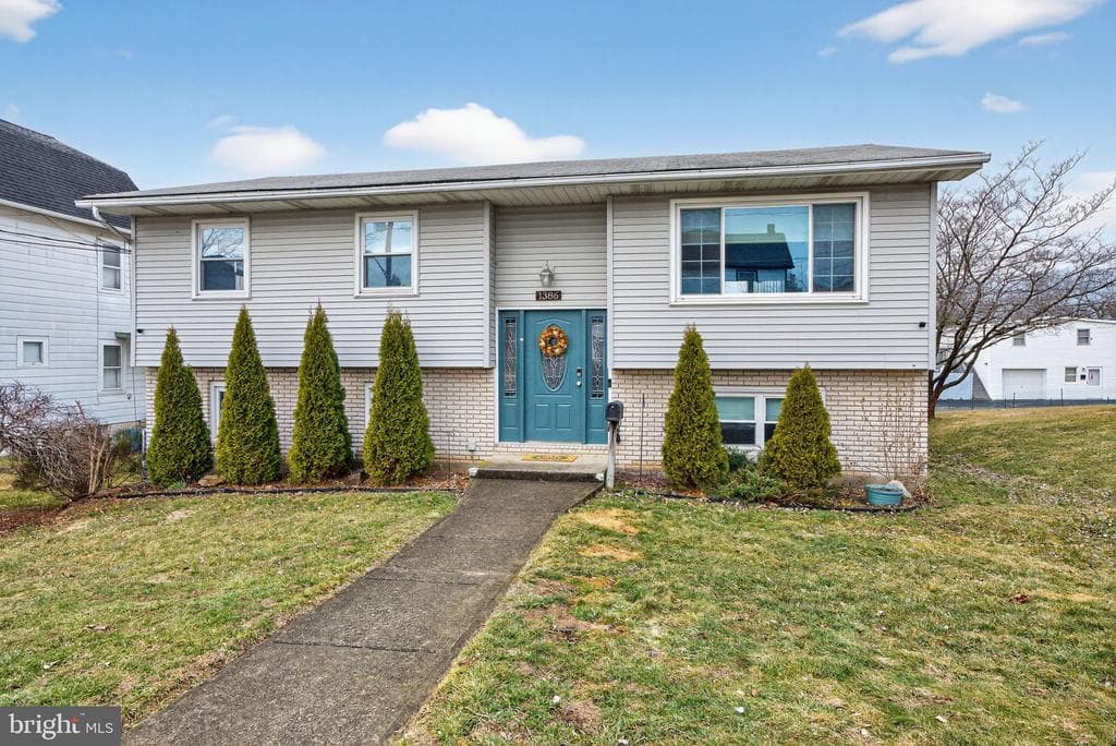 1386 Jefferson Street photo 1
