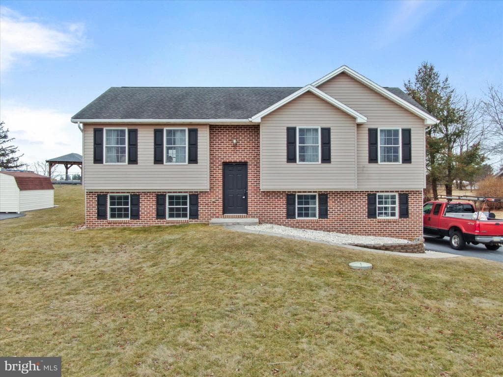 1674 Hammond Drive photo 1