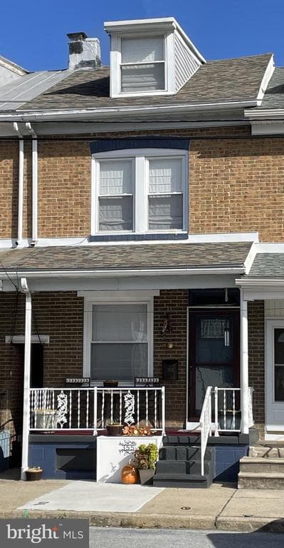 355 Hazel Street photo 1