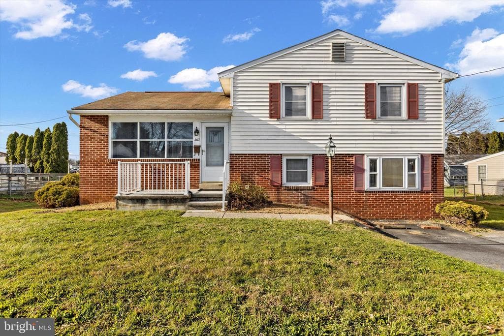 303 Brandy Lane photo 1