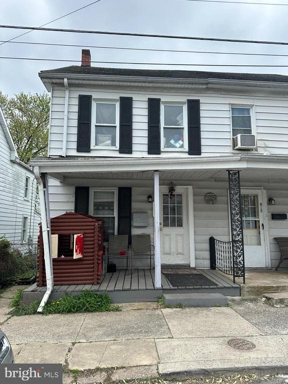 813 Dale Street photo 1