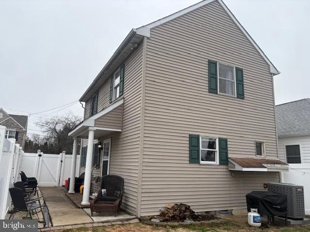 219 Connor Street photo 1