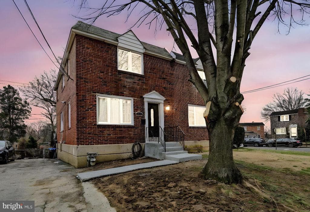 421 Poplar Street photo 1