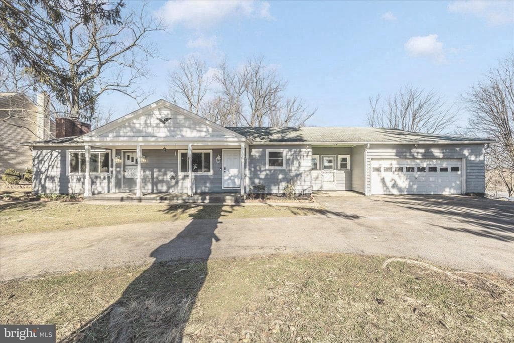 4814 Ridge Road photo 1