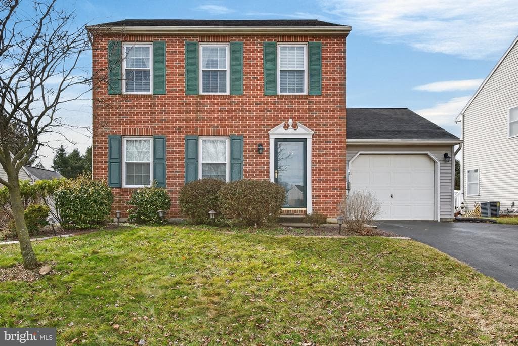 106 Ashley Drive photo 1