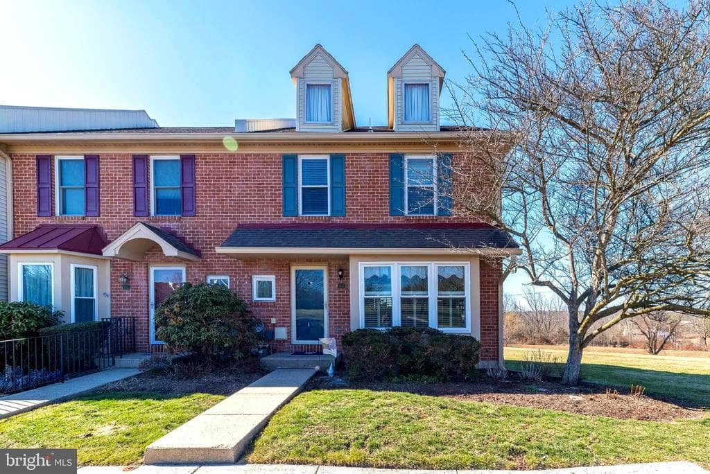 400 Calverton Court photo 1