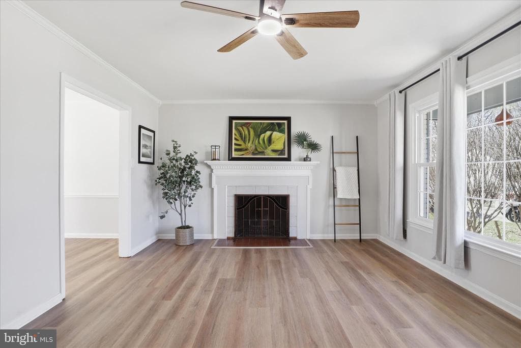 8109 Overton photo 1