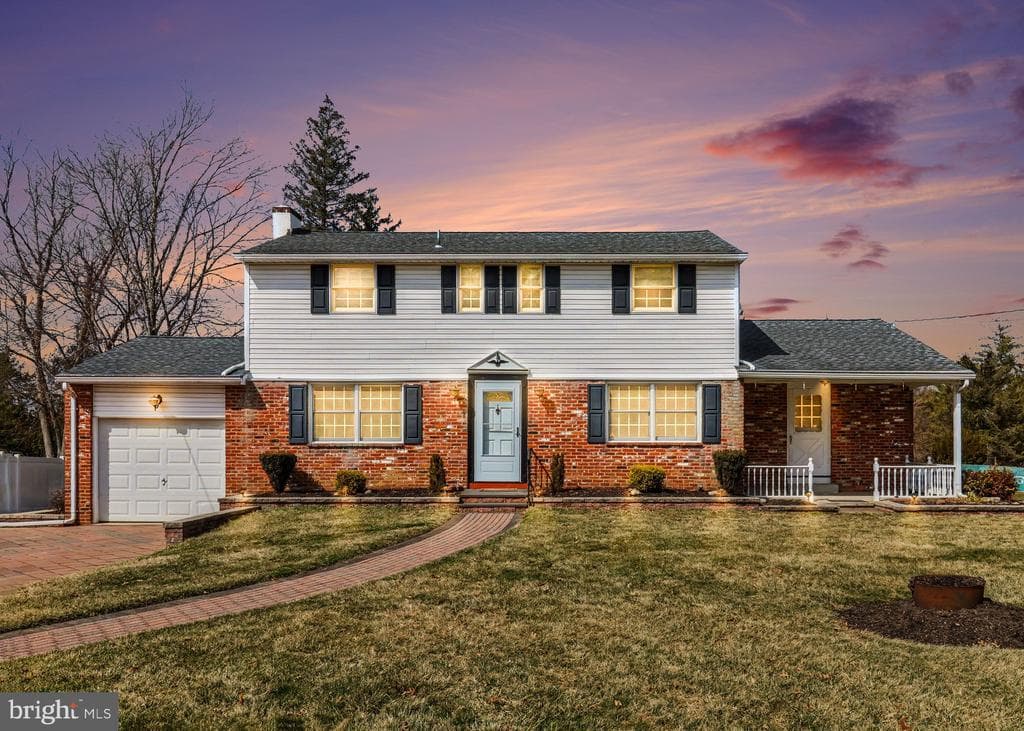 308 Willowbrook Road photo 1