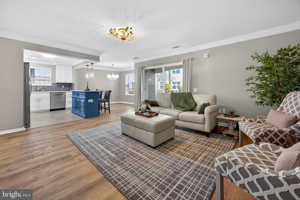 71101 Delaire Landing Road #101 photo 1