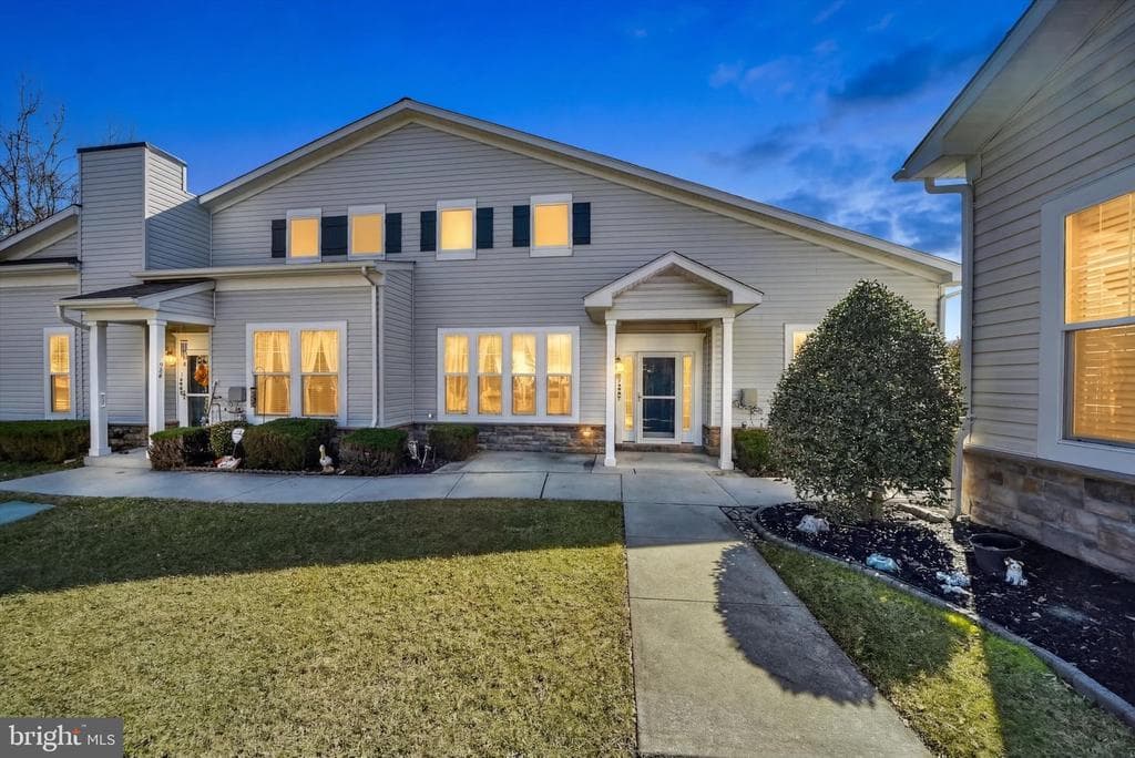 124 Jacobia Drive #b-8 photo 1