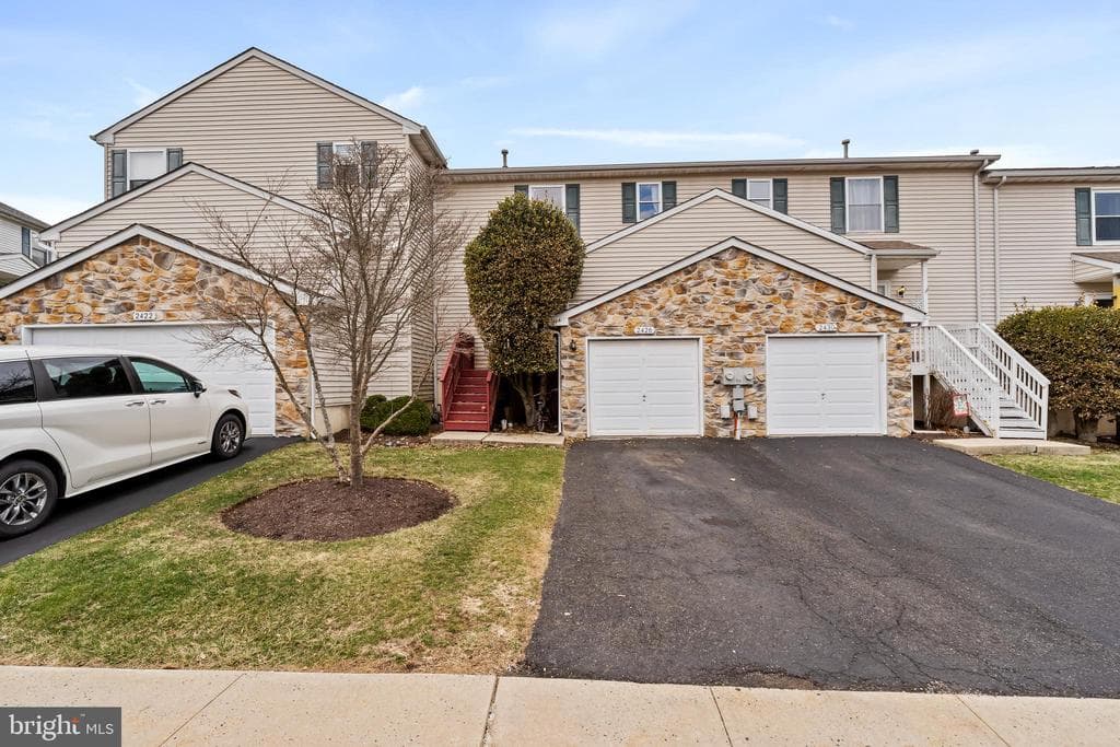 2426 Emerald Lane photo 1