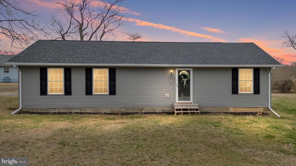 301 Lincoln Drive photo 1