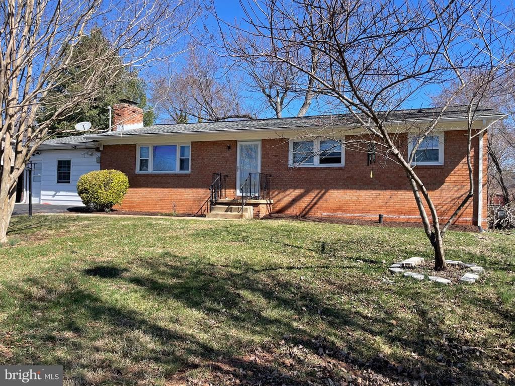 7705 Huron Drive photo 1