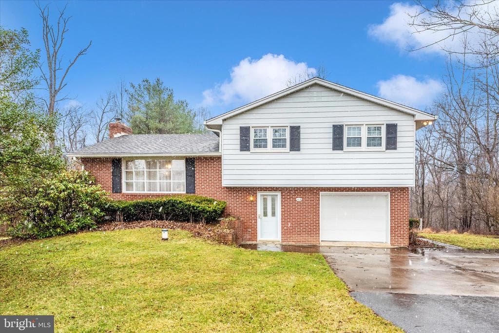 112 Dutrow Road photo 1