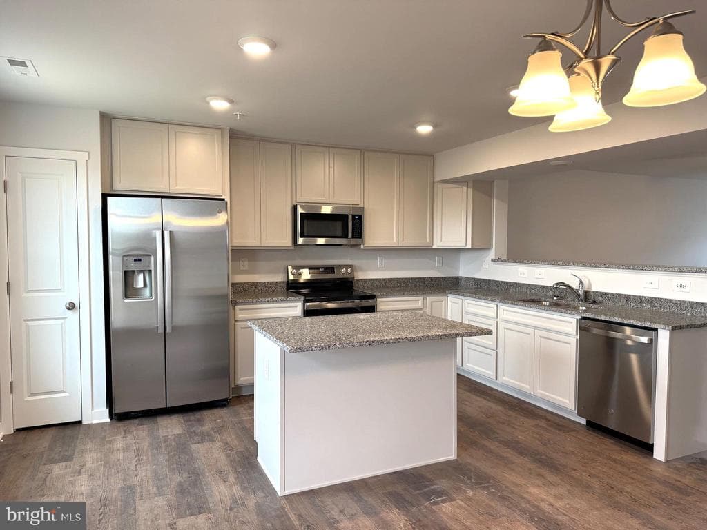 152 Olga Drive photo 1