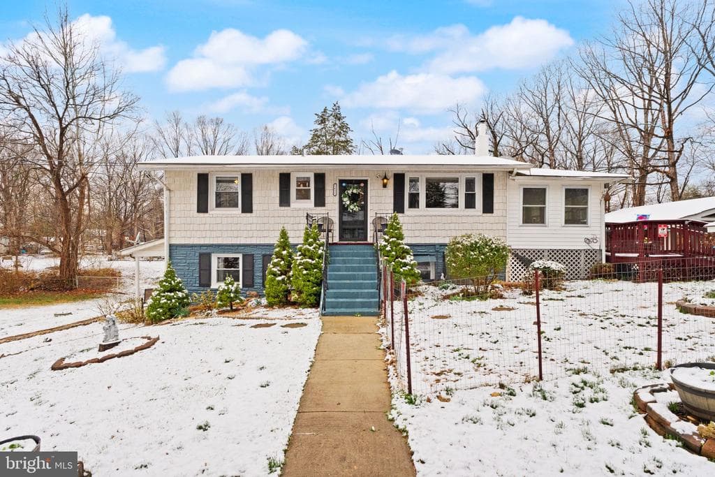 7411 Bull Run Road photo 1