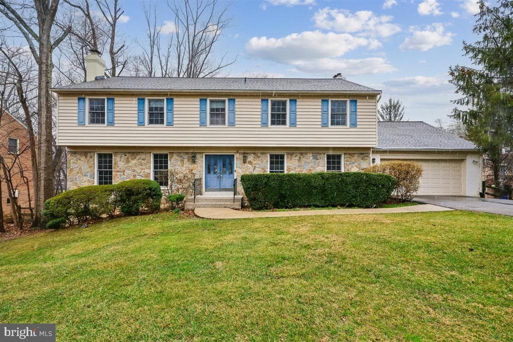 13724 Bridgewater Drive photo 1