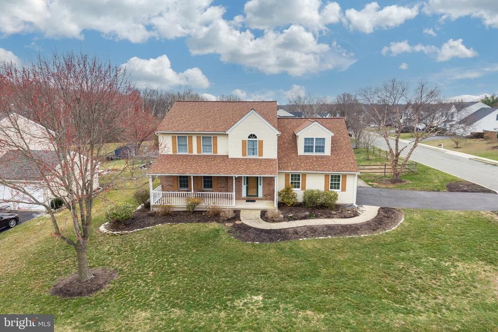 1537 Meadowview Drive photo 1