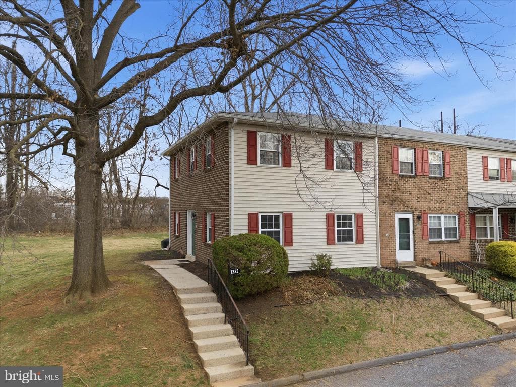 1332 Blue Jay Drive photo 1