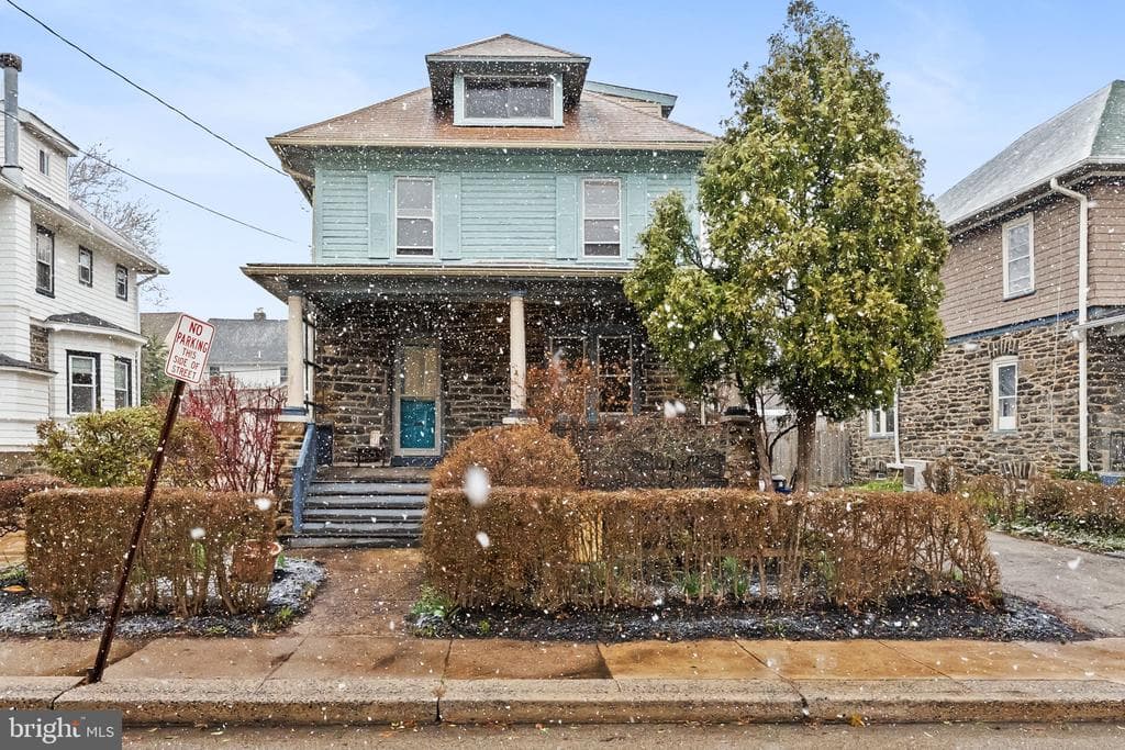 221 Wayne Avenue photo 1