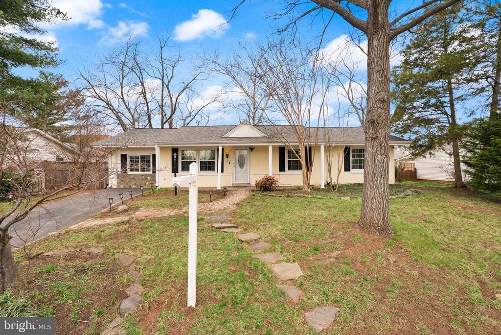 1301 N Amelia Street photo 1