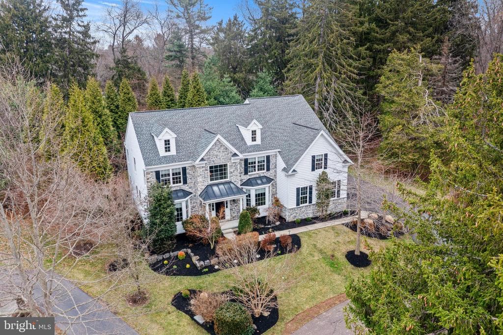 14 Dever Drive photo 1