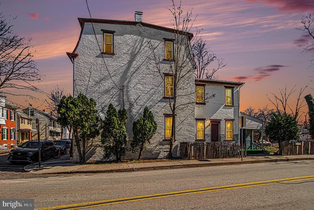 2 Walnut Street photo 1