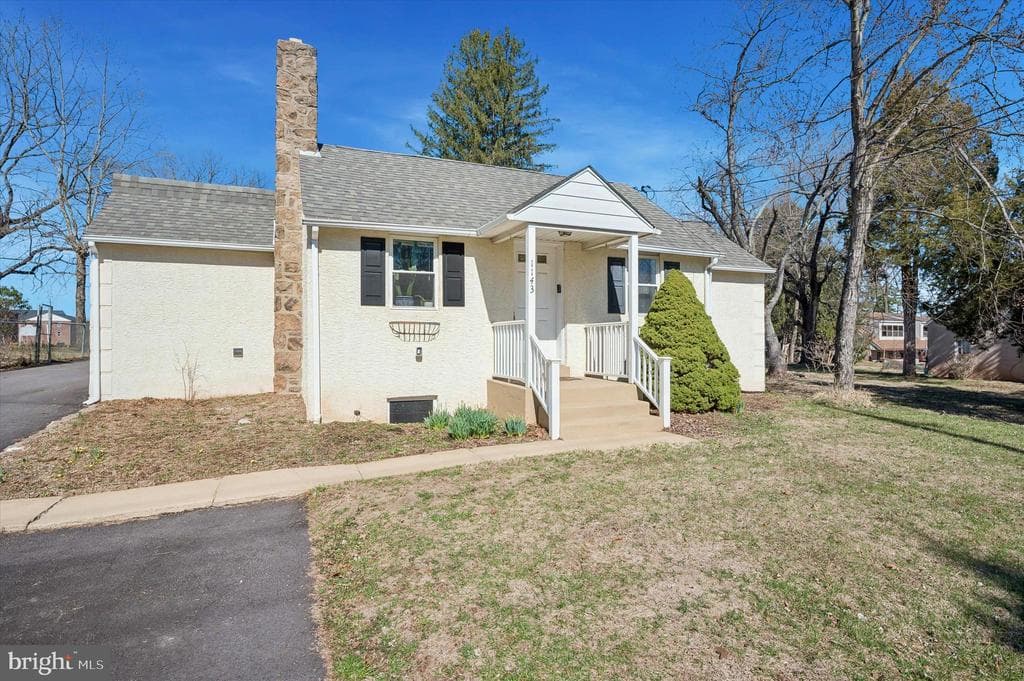 1143 Pawlings Road photo 1