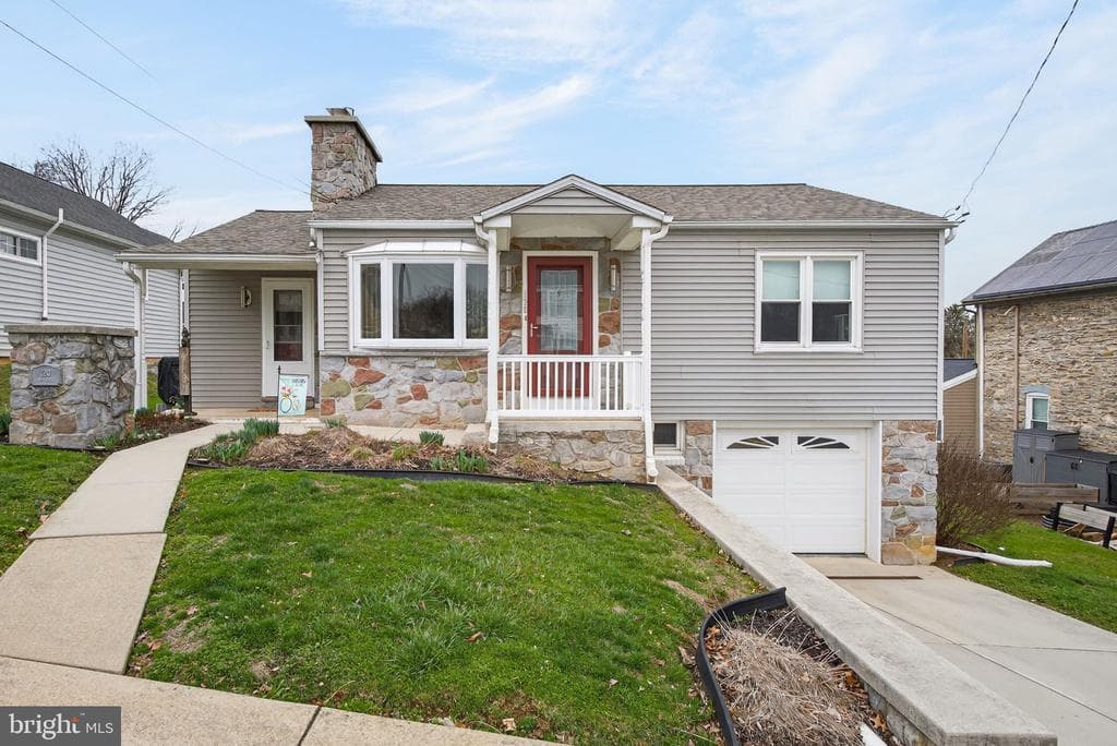 120 Maple Street photo 1
