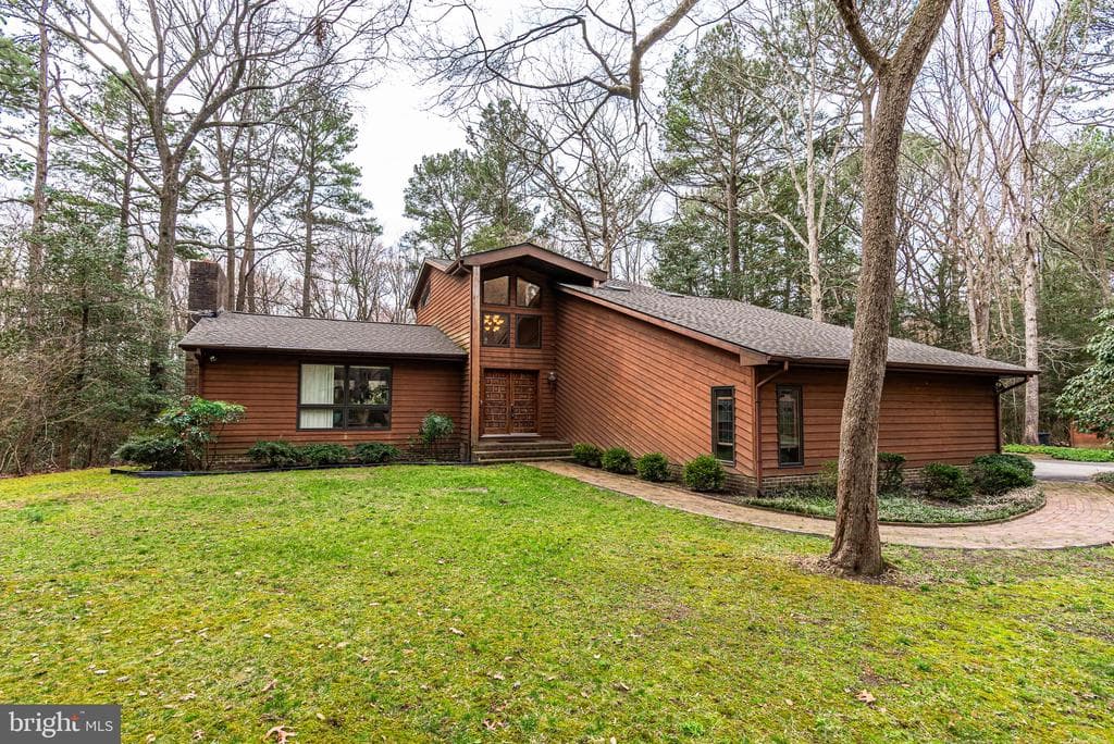 808 Friar Tuck Lane photo 1