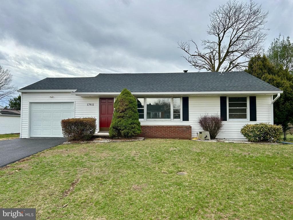 17911 Oak Ridge Drive photo 1