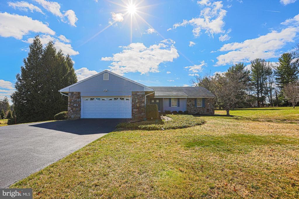 14005 Foxland Road photo 1