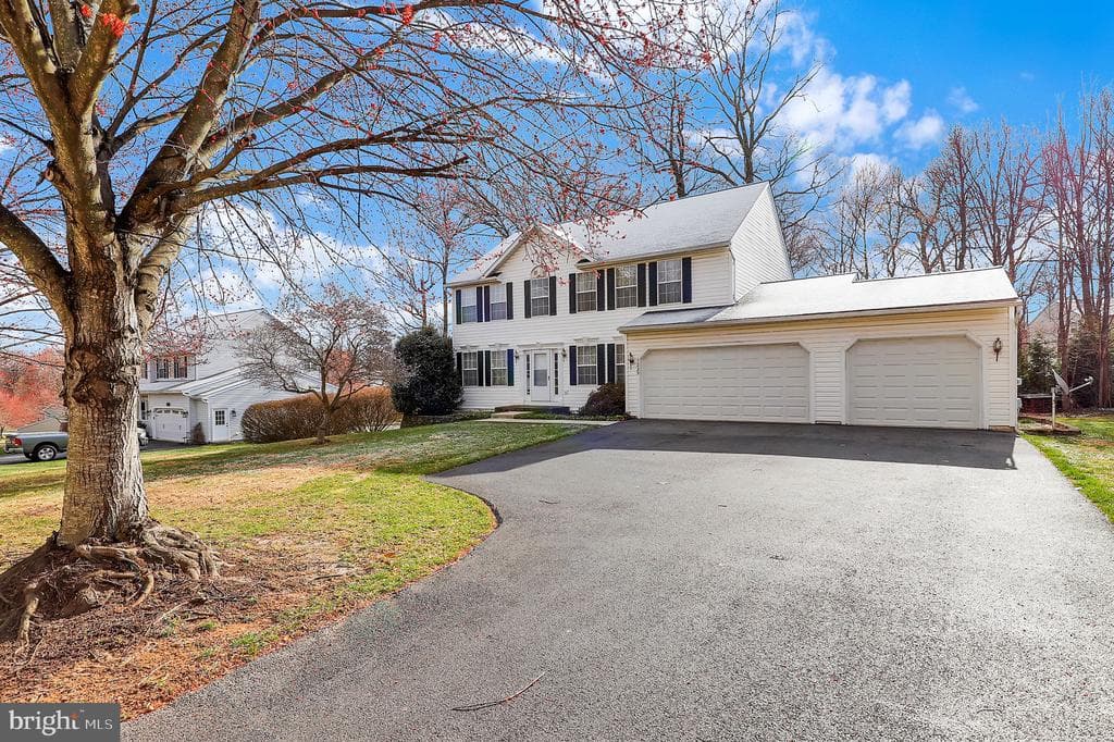 1229 Leafy Hollow photo 1