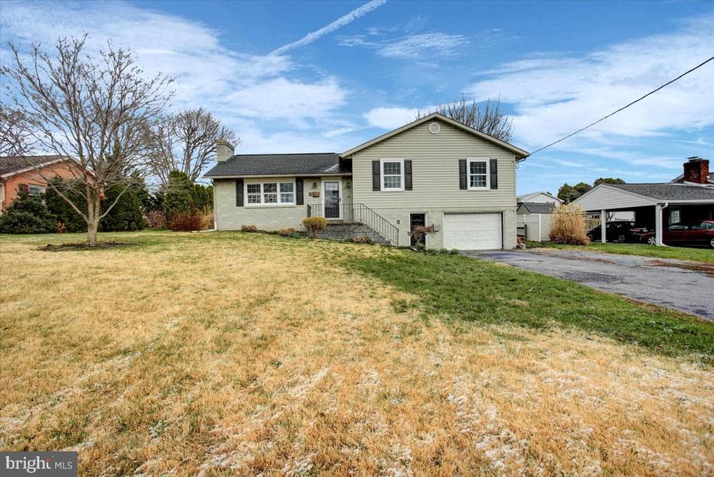 353 Town Drive photo 1