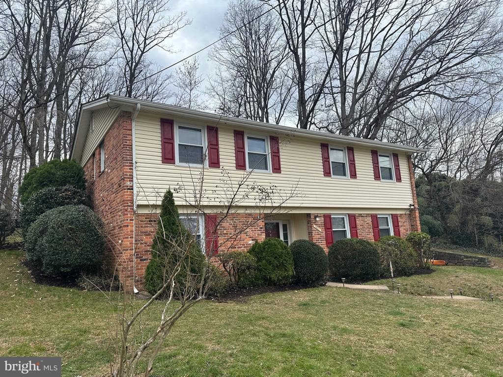 3812 Tall Oak Court photo 1