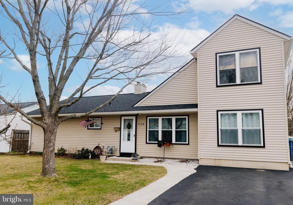 630 Beaumont Road photo 1