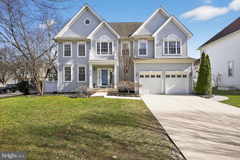 913 Briggsdale Court photo 1