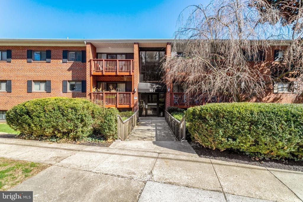 101 Skyhill Road #102 photo 1
