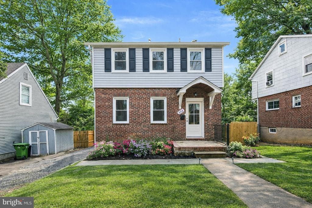 402 Westgate Road photo 1