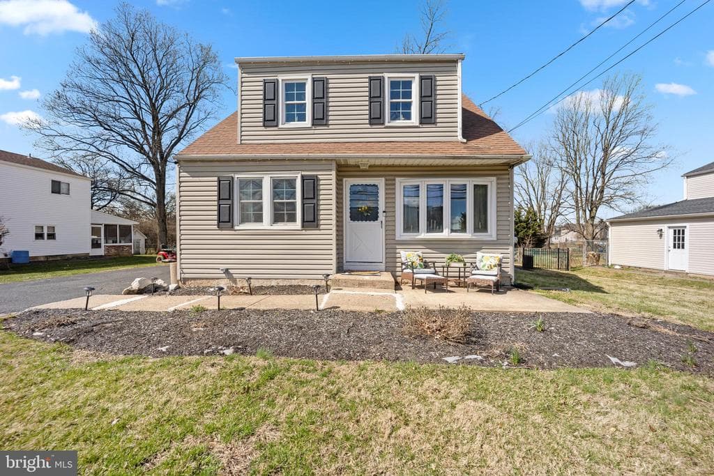 1012 Mearns Road photo 1
