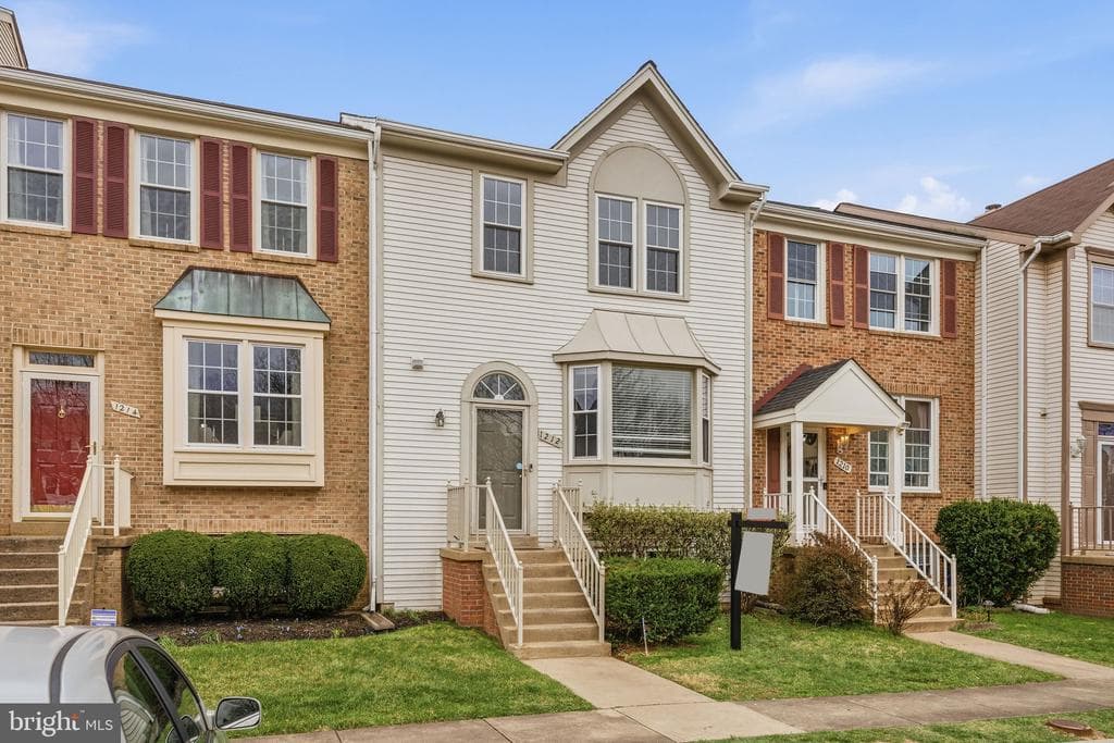 1212 Bond Street photo 1