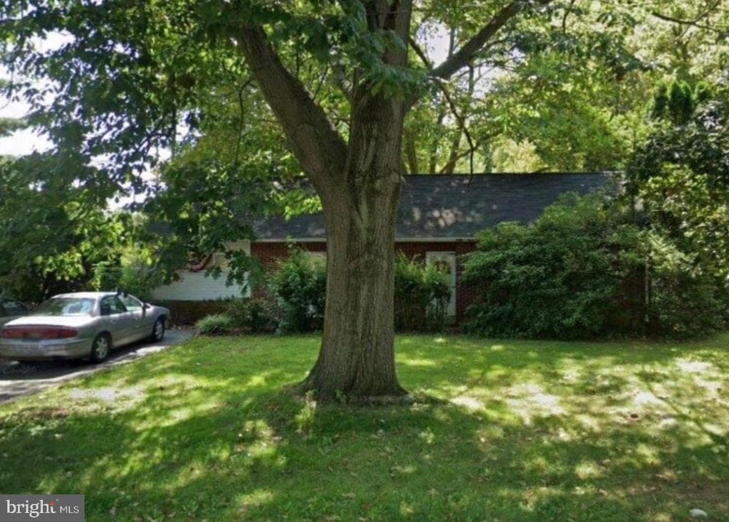 150 Stanley Avenue photo 1